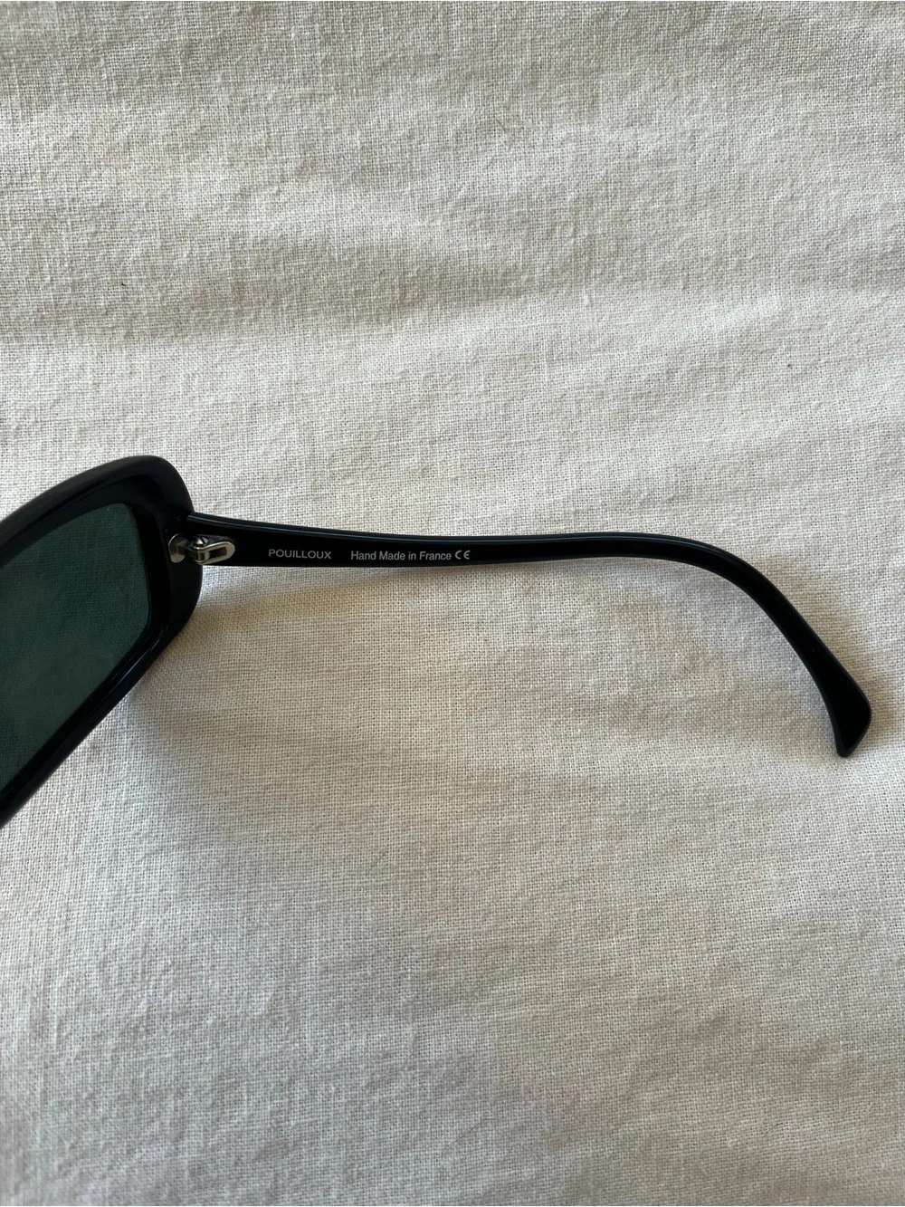 Vuarnet sleek black